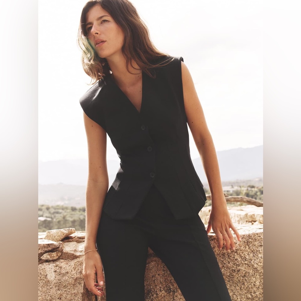 ZARA Stretch Jersey Vest with Shoulder Pads. M NWT